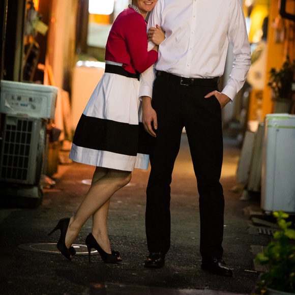 White House Black Market fit n’ flare belted dress size 2 - Picture 4 of 4